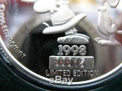 1-oz. 999 Silver Peanuts Gang Charlie Brown Lucy And Snoopy Kiss Smack Coin +gold