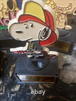 10 Vintage Snoopys & Friends Linus Charlie Brown Woodstock Aviva Trophy's