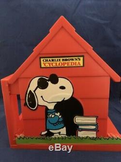 1980 Charlie Brown Encyclopedia Set 1-15 Snoopy Peanuts withRare Book End Holder