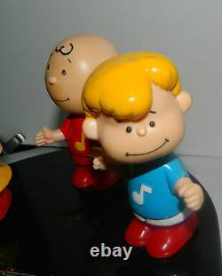 1985 Vtg Peanuts SCHROEDER PIANO Sing-A-Long Moving Figures Charlie Brown Snoopy