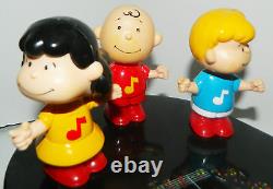 1985 Vtg SCHROEDER PIANO Sing-A-Long Moving Figures Charlie Brown Lucy Snoopy