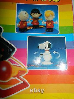 1985 Vtg SCHROEDER PIANO Sing-A-Long Moving Figures Charlie Brown Lucy Snoopy