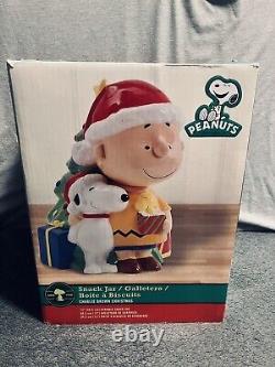 2012 Gibson Peanuts Charlie Brown Snoopy Christmas Tree Holiday Treat Snack Jar