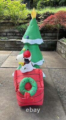 5 Ft Charlie Brown & Snoopy withChristmas Tree Lighted Airblown Inflatable Gemmy