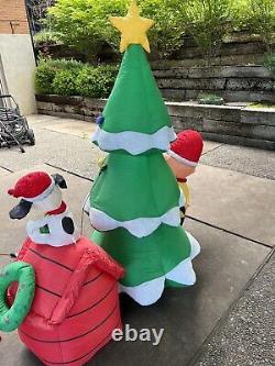 5 Ft Charlie Brown & Snoopy withChristmas Tree Lighted Airblown Inflatable Gemmy
