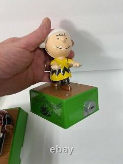 5 Hallmark 2017 Peanuts Christmas Dance Party Charlie Brown & Band Music Motion