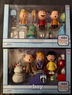 A CHARLIE BROWN CHRISTMAS Memory lane 6 Figures + Snoopy's doghouse