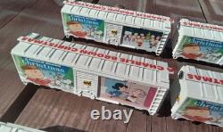 A Charlie Brown Christmas model train set HO scale athearn boxcar Snoopy peanuts