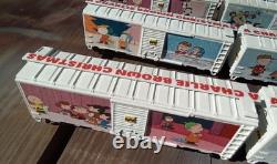 A Charlie Brown Christmas model train set HO scale athearn boxcar Snoopy peanuts