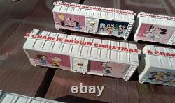 A Charlie Brown Christmas model train set HO scale athearn boxcar Snoopy peanuts