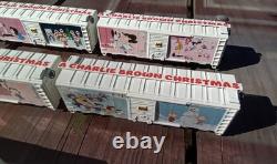 A Charlie Brown Christmas model train set HO scale athearn boxcar Snoopy peanuts