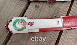 A Charlie Brown Christmas train set O gauge Lionel boxcars Snoopy engine caboose