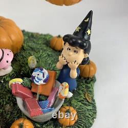 Bradford Exchange Peanuts It's The Great Pumpkin Charlie Brown LED Illuminated