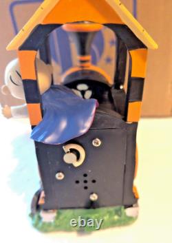 Bradford Exchange Peanuts Its Halloween Charlie Brown Sculpted Train Set 5pc COA