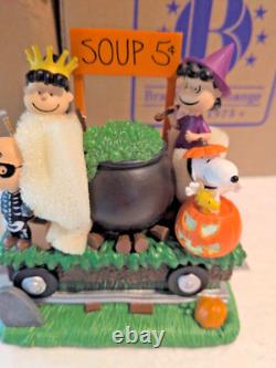 Bradford Exchange Peanuts Its Halloween Charlie Brown Sculpted Train Set 5pc COA