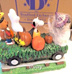 Bradford Exchange Peanuts Its Halloween Charlie Brown Sculpted Train Set 5pc COA