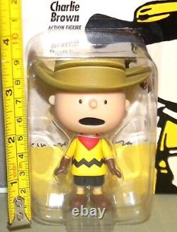 CHARLIE BROWN LUCY LINUS SHROEDER SALLY SNOOPY ReAction Super7 Peanuts 3 Figure