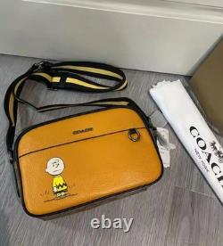COACH × Peanuts C4026 Graham Crossbody with Charlie Brown Shoulder bag Yellow