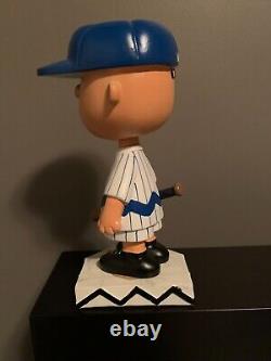 Charlie Brown Peanuts RAREST TORONTO BLUE JAYS Bobblehead (2014) Snoopy