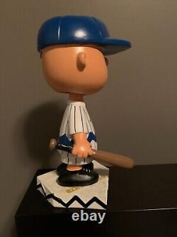 Charlie Brown Peanuts RAREST TORONTO BLUE JAYS Bobblehead (2014) Snoopy