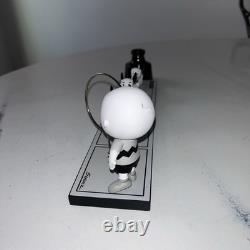 Charlie Brown Snoopy LTD Edition Peanuts Figurerine Black White Friend Jump Hoop
