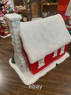 Charlie Brown's House Peanuts Dept 56 Christmas Village Lighted Building 799069