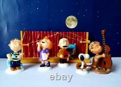 DEPT 56 Peanuts PEANUTS GETTING READY FOR CHRISTMAS! Charlie Brown, Snoopy