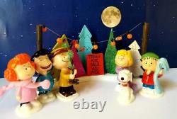DEPT 56 Peanuts PEANUTS TREE LOT! Charlie Brown, Lucy, Linus, Snoopy, Patty