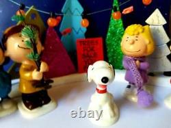 DEPT 56 Peanuts PEANUTS TREE LOT! Charlie Brown, Lucy, Linus, Snoopy, Patty