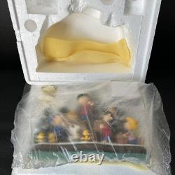 Danbury Mint Charlie Brown Snoopy Peanuts Christmas time is here light up Unused