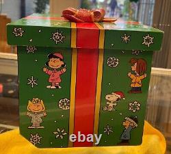 Danbury Mint Merry Christmas Charlie Brown Gift Box Panoramic Present Very Rare