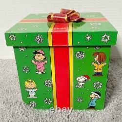 Danbury Mint Merry Christmas Charlie Brown Gift Box Panoramic Present Very Rare