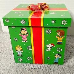 Danbury Mint Merry Christmas Charlie Brown Gift Box Panoramic Present Very Rare