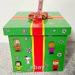 Danbury Mint Merry Christmas Charlie Brown Gift Box Panoramic Present Very Rare