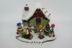 Danbury Mint PEANUTS Lighted Christmas Cottage Snoopy Charlie Brown Woodstock