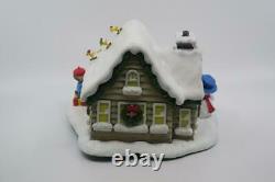 Danbury Mint PEANUTS Lighted Christmas Cottage Snoopy Charlie Brown Woodstock
