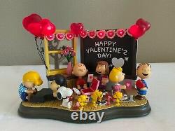 Danbury Mint Peanuts Be My Valentine Lighted Sculpture Snoopy Charlie Brown