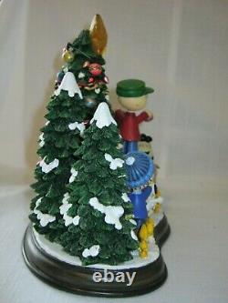 Danbury Mint Peanuts CHRISTMAS TIME IS HERE Charlie Brown Snoopy & Friends