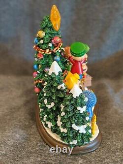 Danbury Mint Peanuts Charlie Brown Christmas Time is Here! Lighted Sculpture