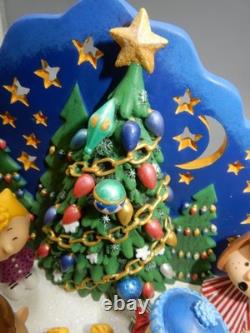 Danbury Mint Peanuts Christmas CAROLERS scene with candle Charlie Brown Snoopy