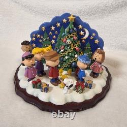 Danbury Mint Peanuts Christmas Carolers Candle Holder Snoopy Tree Charlie Brown
