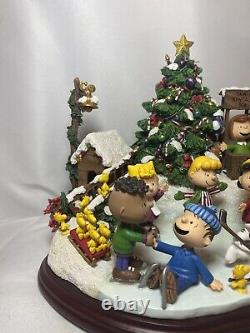 Danbury Mint Peanuts Christmas Skating Party Snoopy Charlie Brown EUC with COA