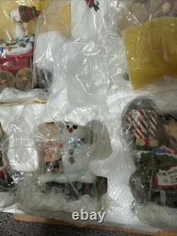 Danbury Mint Peanuts Christmas Train Snoopy, Charlie Brown, Lucy, Linus, Sally