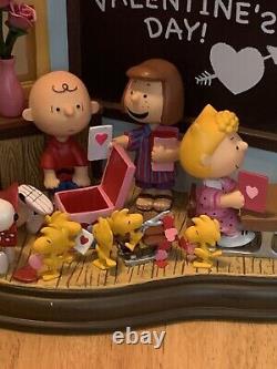 Danbury Mint Peanuts Light Up Holiday Collection Valentine's Day Be My Valentine