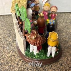Danbury Mint Peanuts Nativity Snoopy Charlie Brown Christmas Pageant Scene