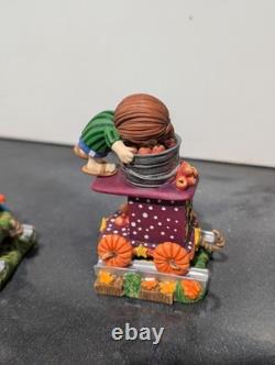 Danbury Mint Peanuts Pumpkin Patch Express Halloween Train Snoopy Charlie Brown