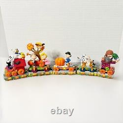 Danbury Mint Peanuts Pumpkin Patch Train Snoopy Lucy Charlie Brown A+