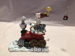 Danbury Mint Peanuts/Snoopy/Charlie Brown Christmas Train 5 Piece Set w COA