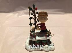 Danbury Mint Peanuts/Snoopy/Charlie Brown Christmas Train 5 Piece Set w COA