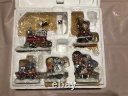 Danbury Mint Peanuts/Snoopy/Charlie Brown Christmas Train 5 Piece Set w COA